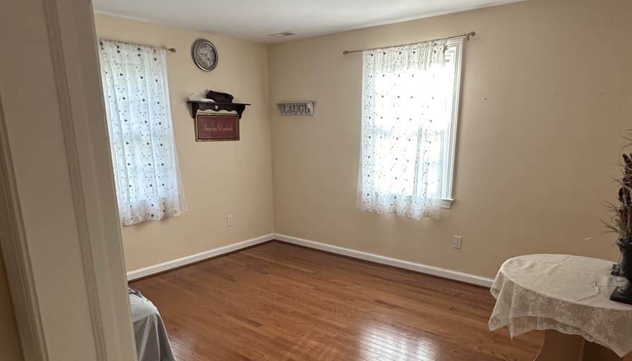 Luis Esteban Sanchez Bendezu's room