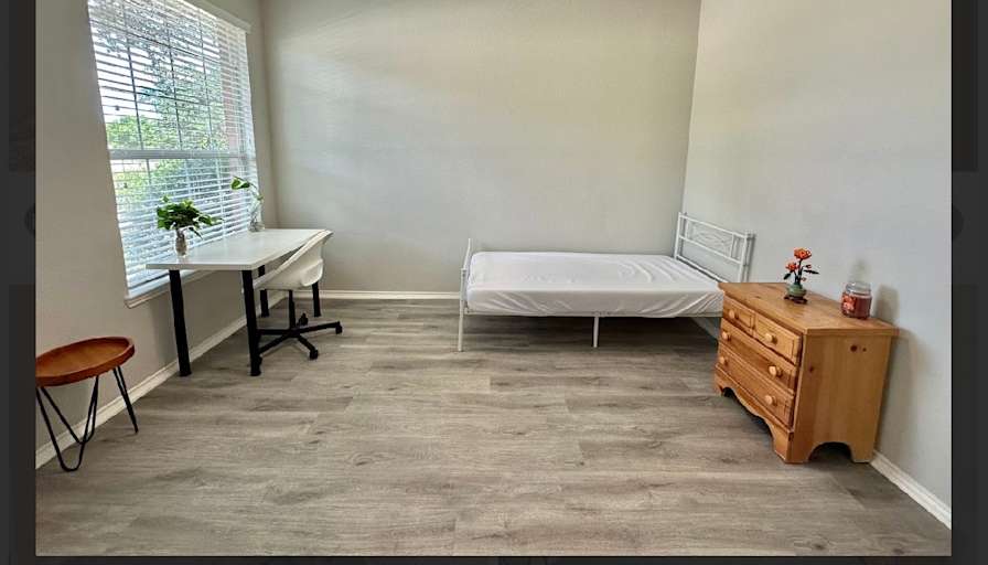 Anh's room