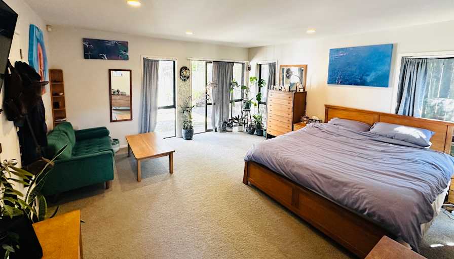 Gal's room