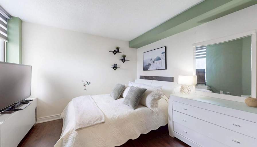 Simon's room