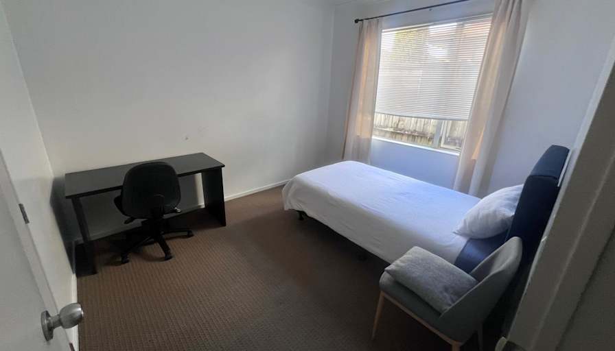 Zaitoon's room