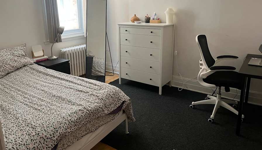 Carole's room
