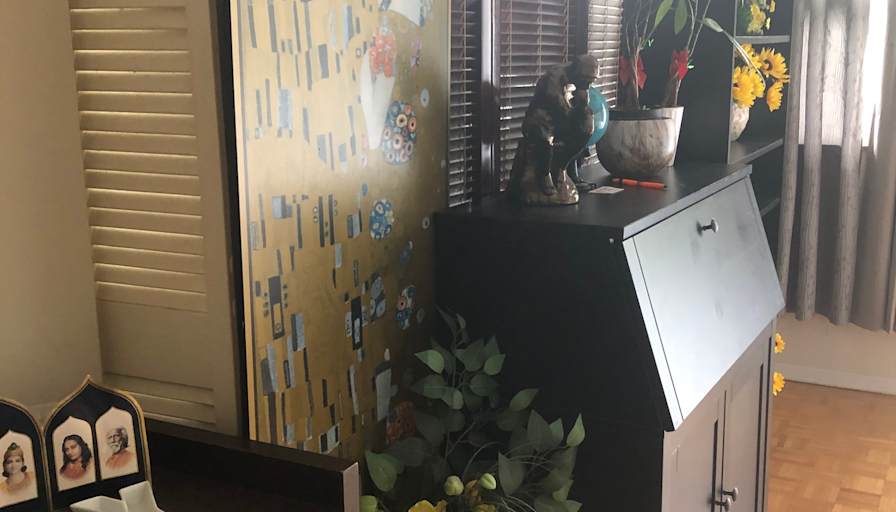 Jen's room
