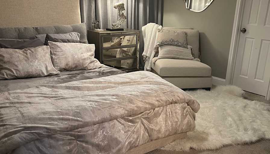 Tracee's room
