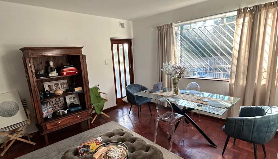 Vernon's room