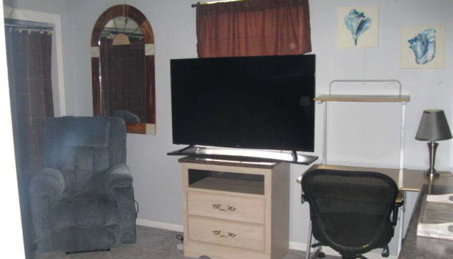 les's room