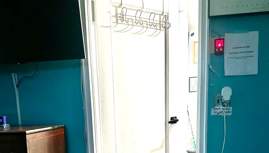 Carshella Hewie's room