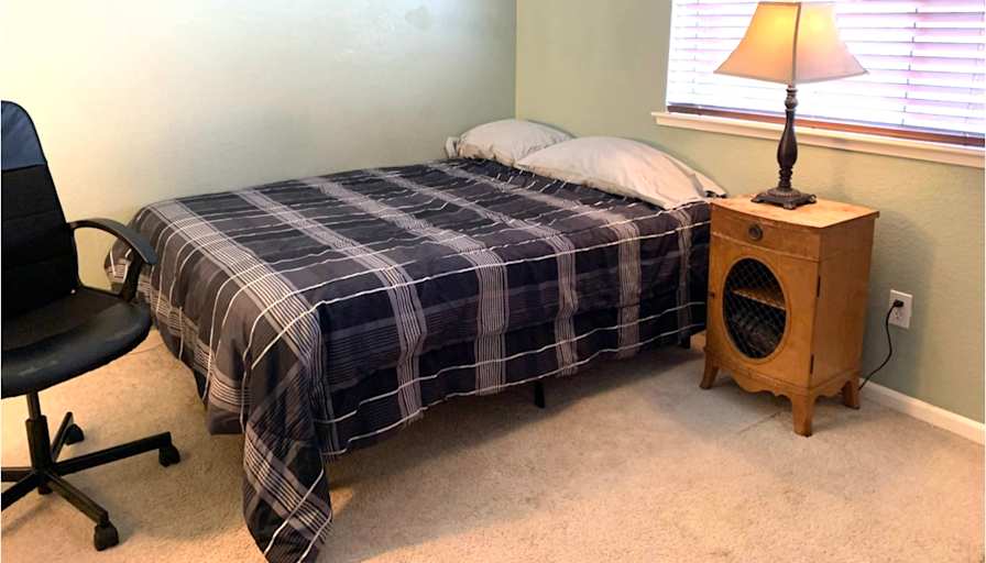 Alexis's room