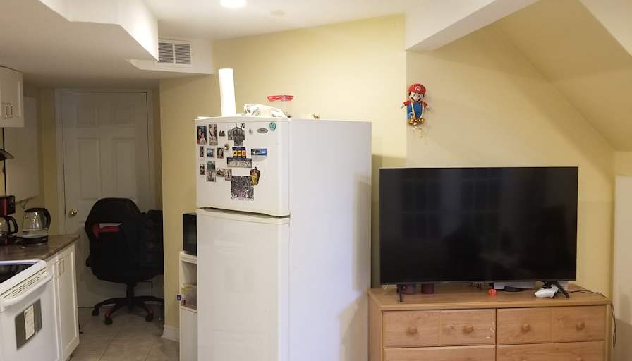 SINTHUJAN's room