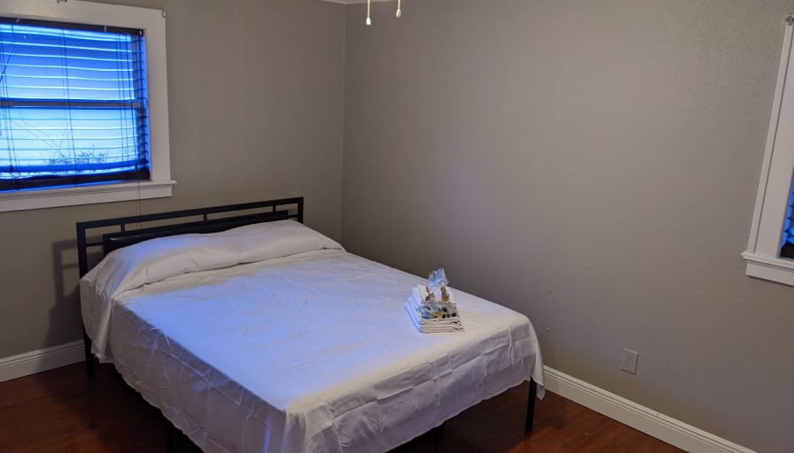 Hansen's room