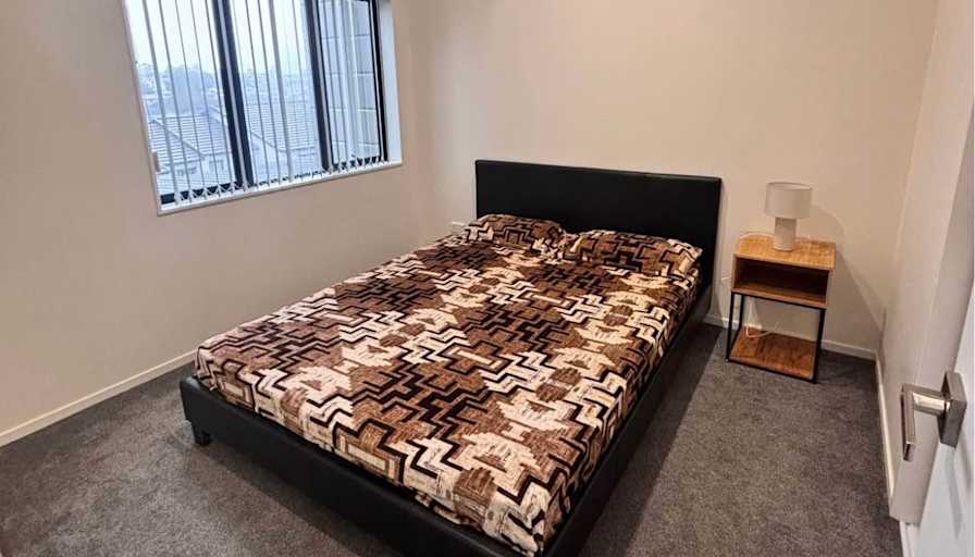 RAVNEET KAUR's room