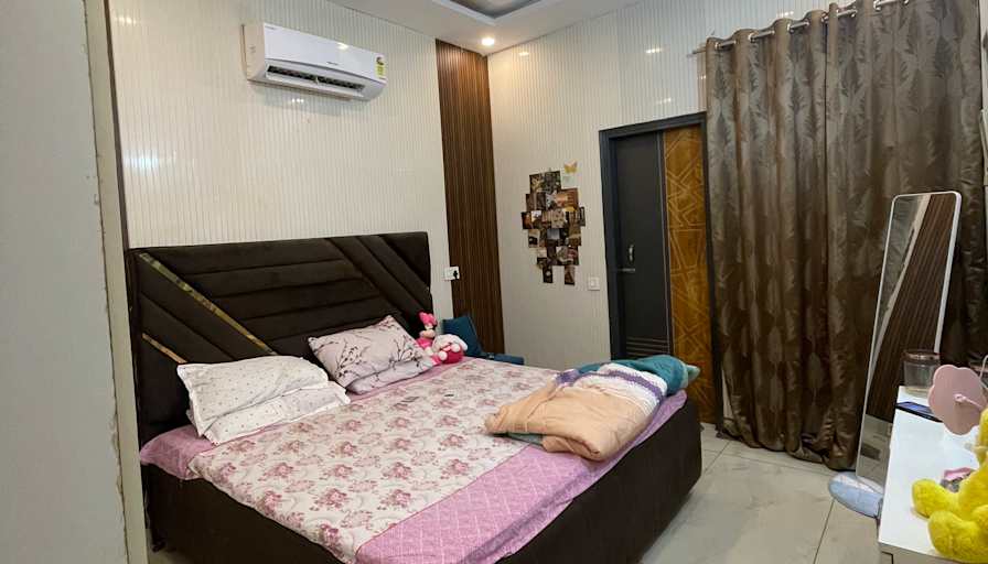 Steffy's room