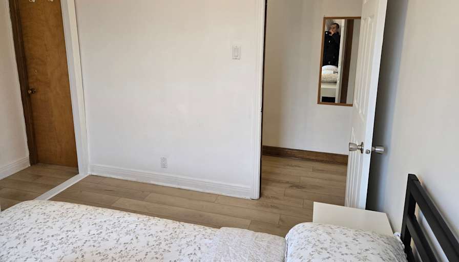 LEI XU's room