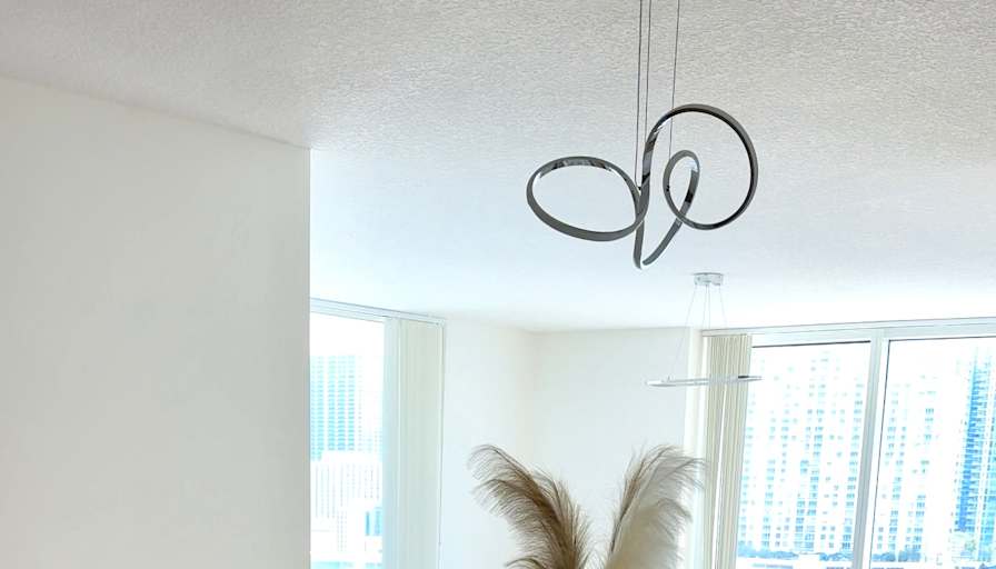 Mauricio's room
