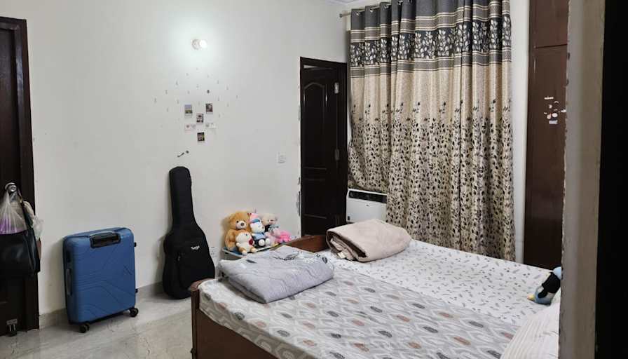 Neelakshi bougal's room