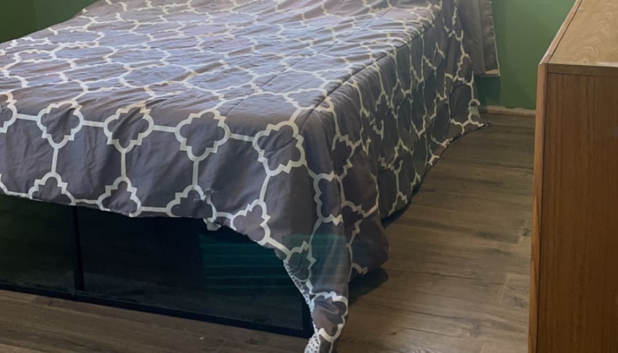 Evelyn's room