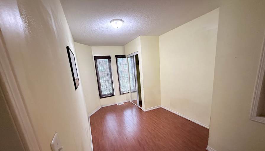 Henry Nguyen's room