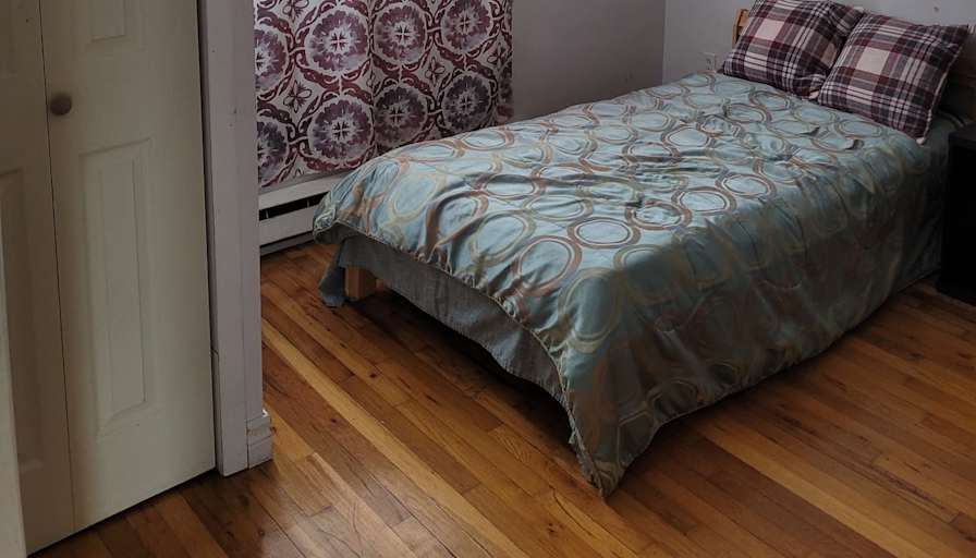 Trois J and J's room