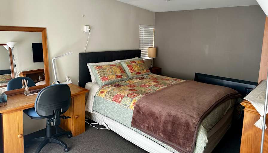 Asma's room