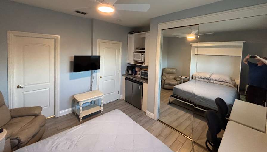 Rayna's room