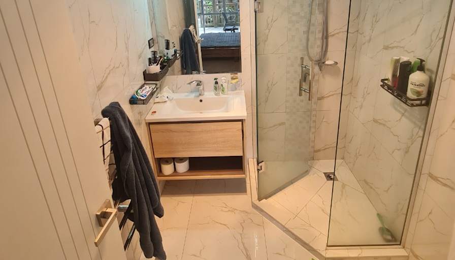 SUN HO JUN's room