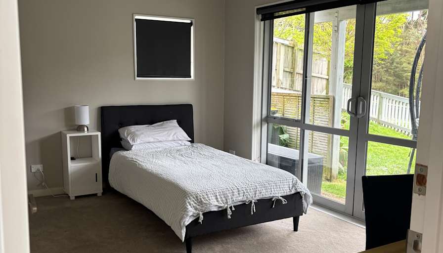 Tori Marsters's room