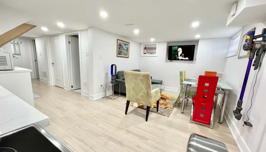 Mark Kay's room