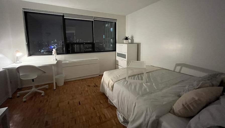 Housingfouryou's room