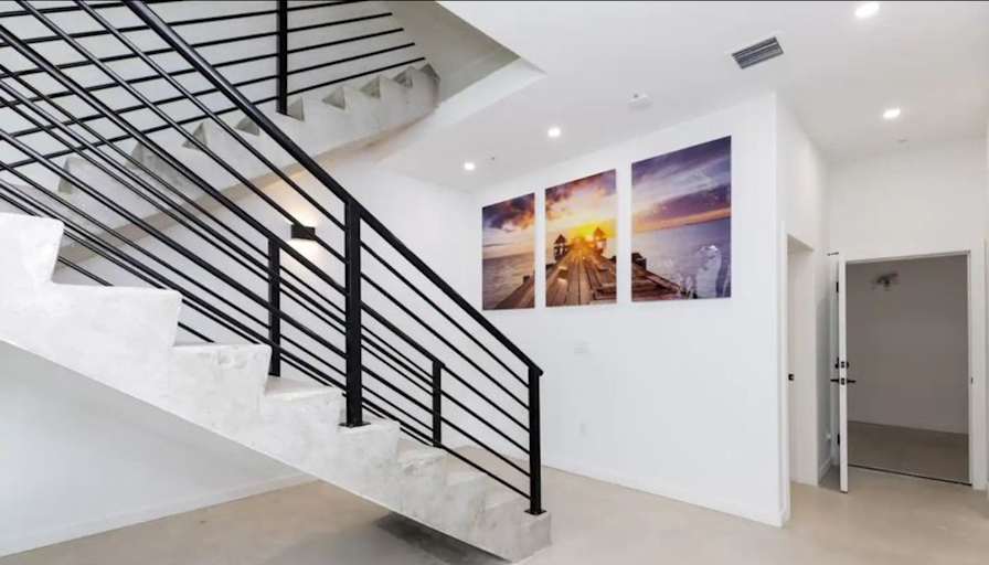 Lesmar's room