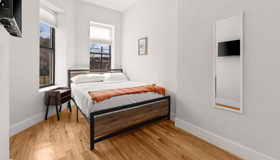 Rafael manor's room