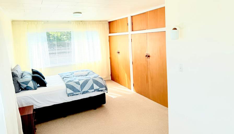 Riyad's room