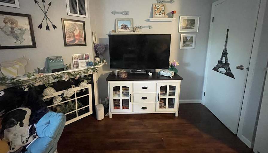 Amanda Xhilone's room