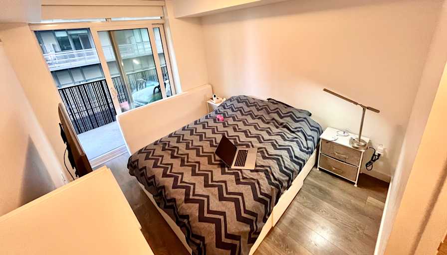 Andrés's room