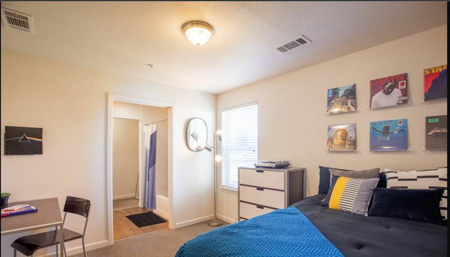Kenneth Khim's room