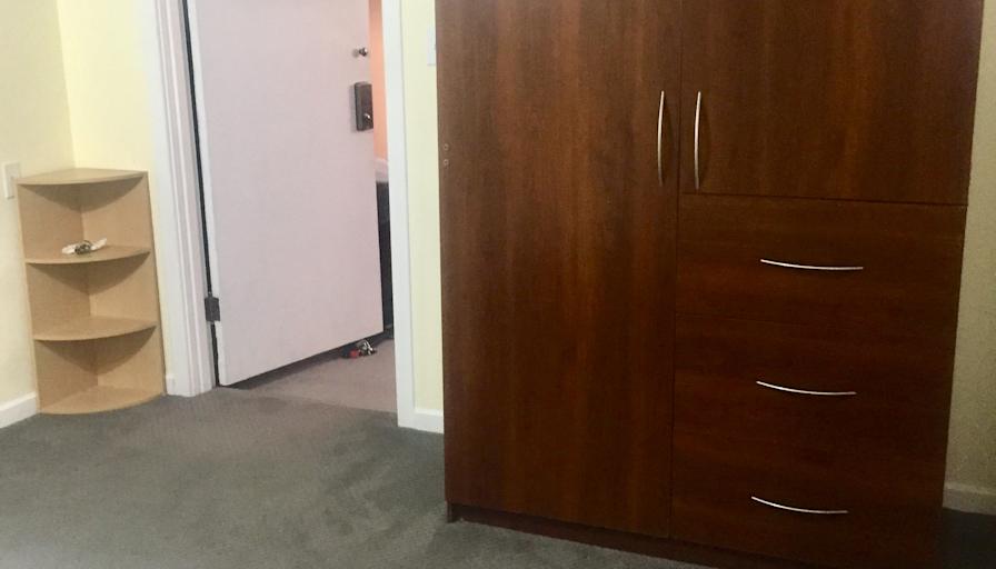Jen's room