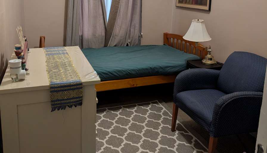 Yllor's room