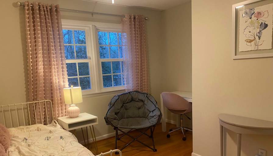 Sunny Park's room