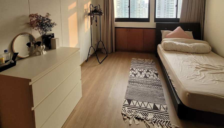 Carlos Salvador's room
