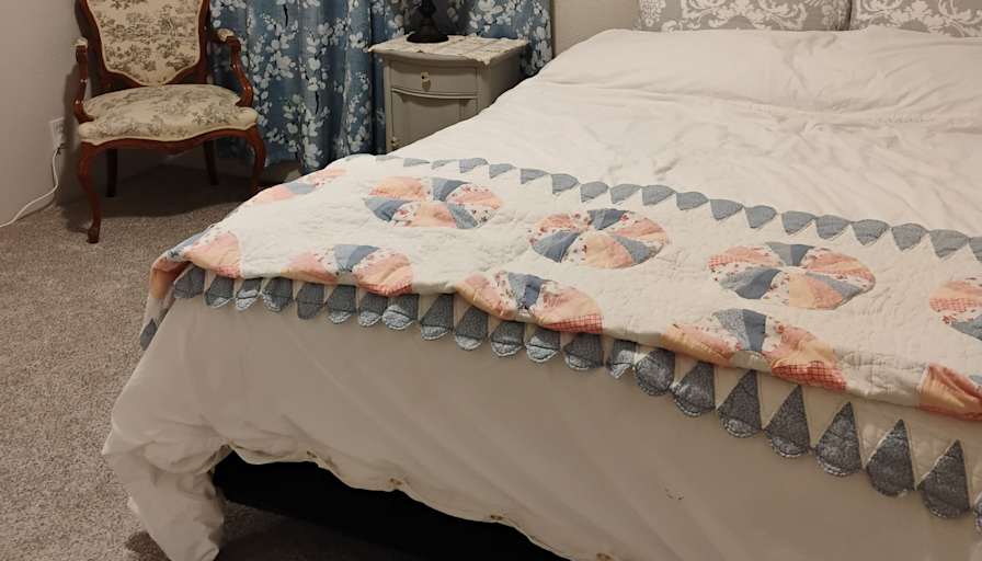 LaRae's room