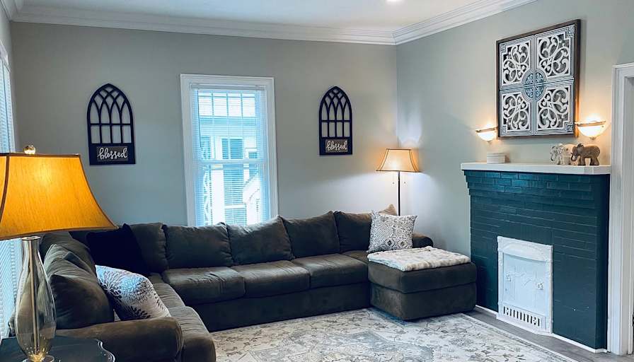 Alcove Rooms's room