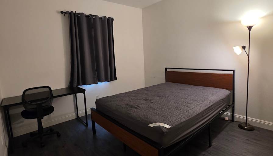Dc's room