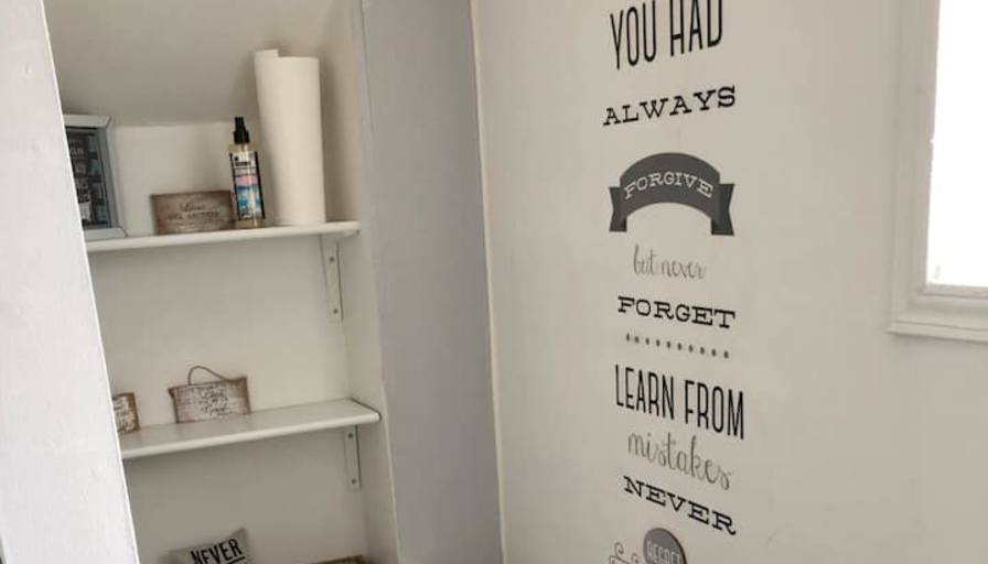 Caroline's room