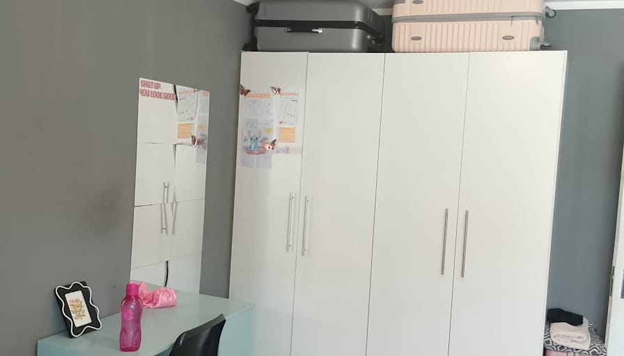 Abdurahgmaan's room