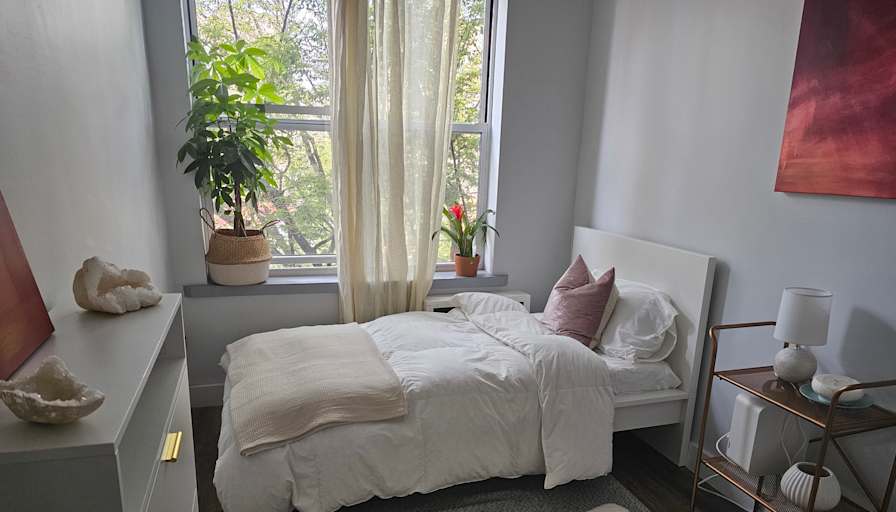 Sunset getaway's room