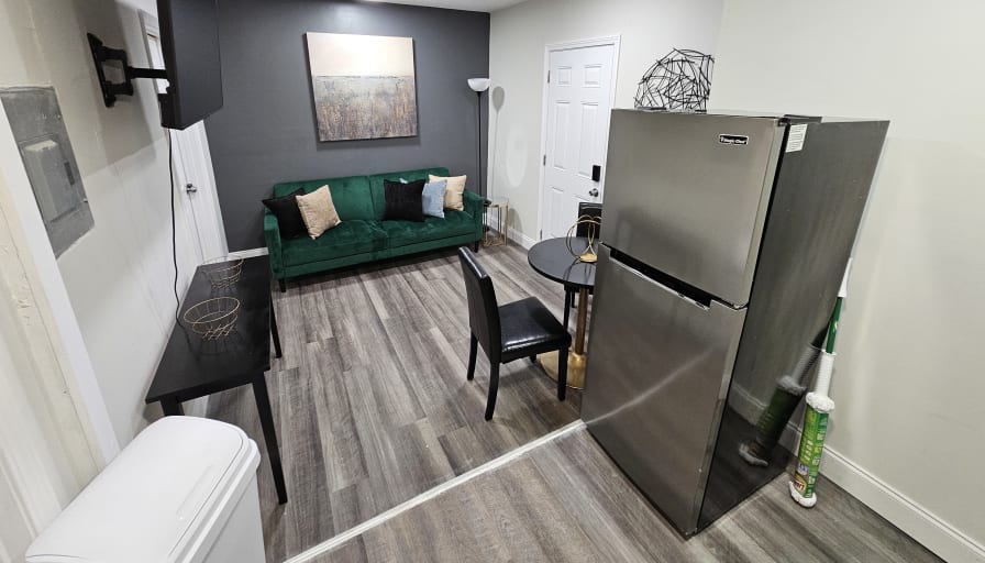 CL&C Property Management and Consulting's room