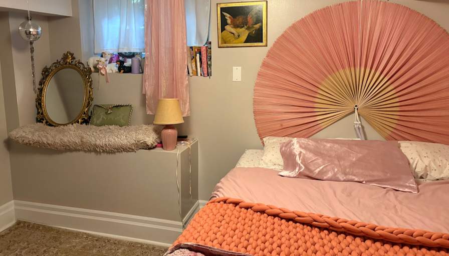 Aboni's room