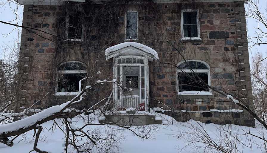Gordon Kemp's room
