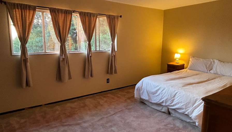 Amon's room