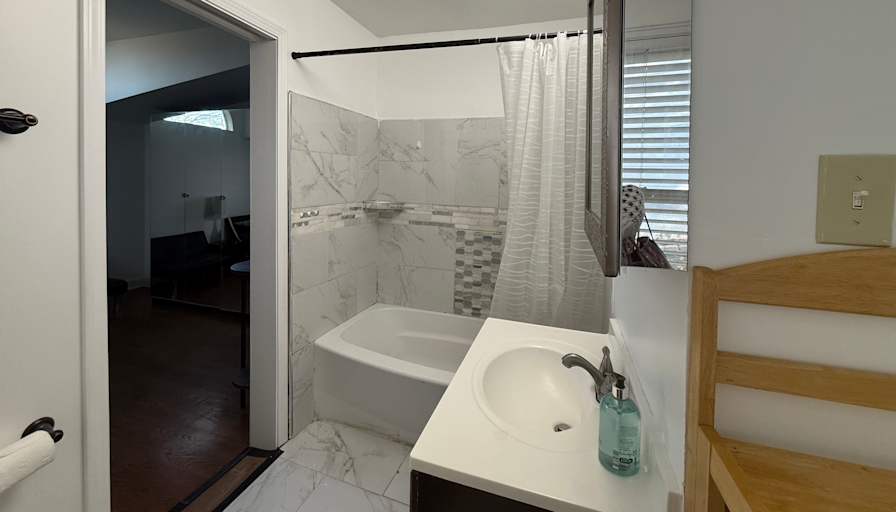 Jun's room