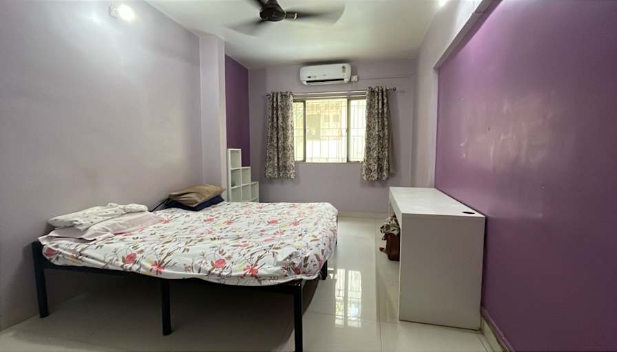 Hifza Shaikh's room